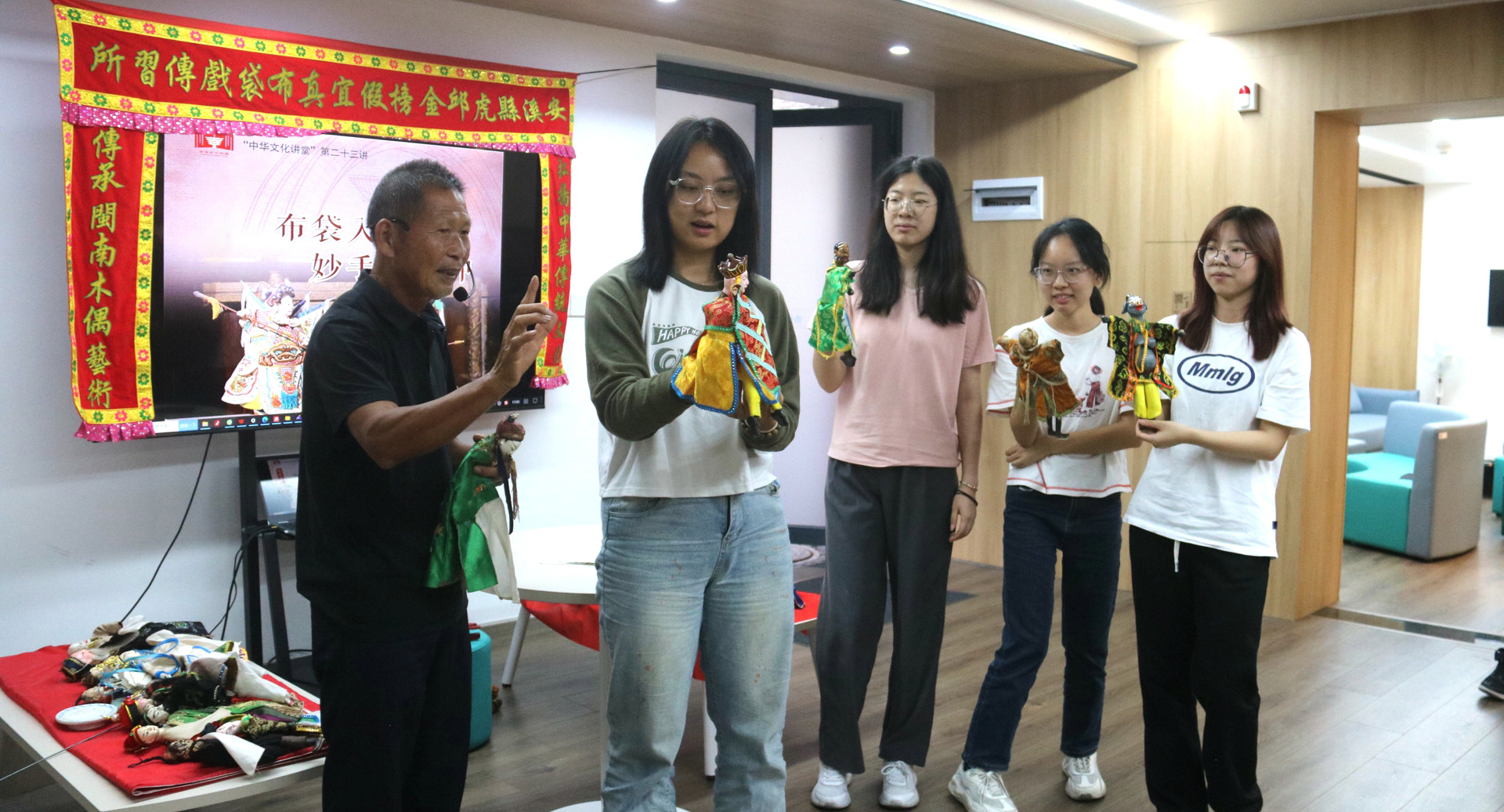 华侨篮球历史_华侨nba球员_华侨篮球运动员